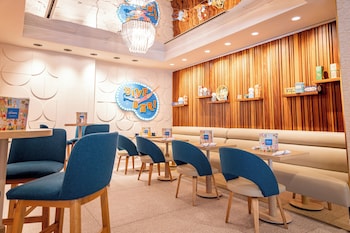 hotel continental miami beach tapestry collection by hilton