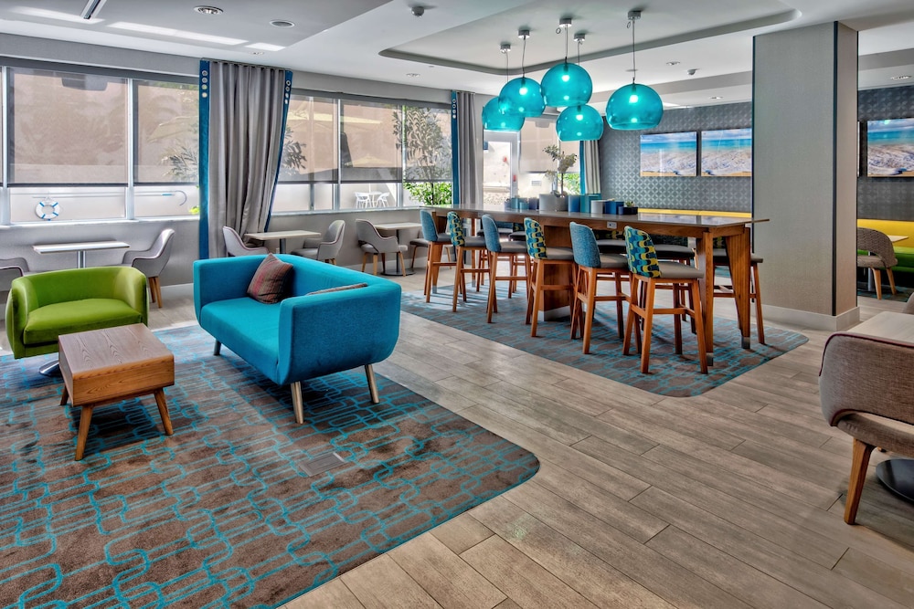 hotel continental miami beach tapestry collection by hilton