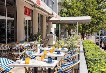 hotel continental miami beach tapestry collection by hilton