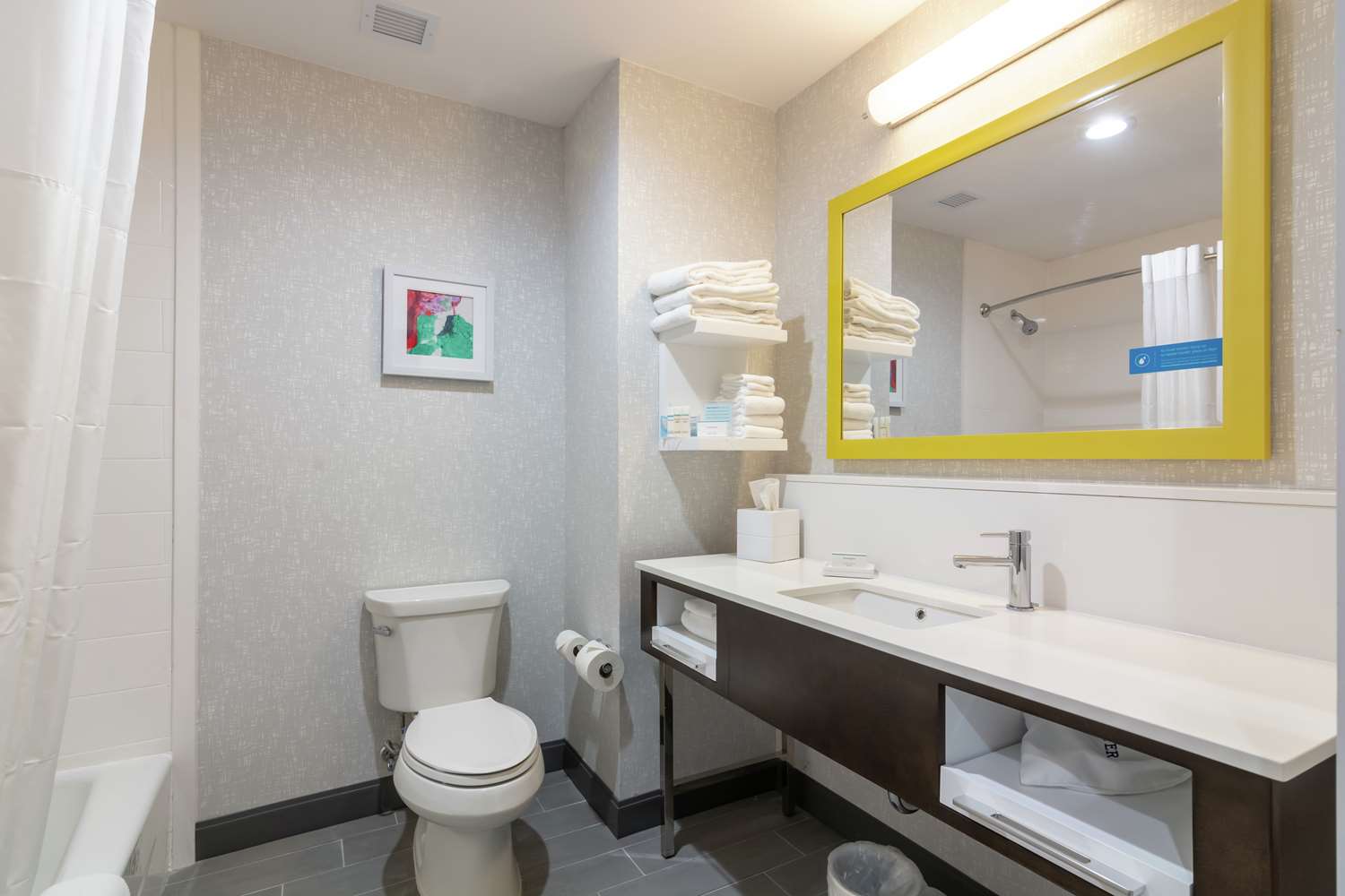 hampton inn and suites dallas east