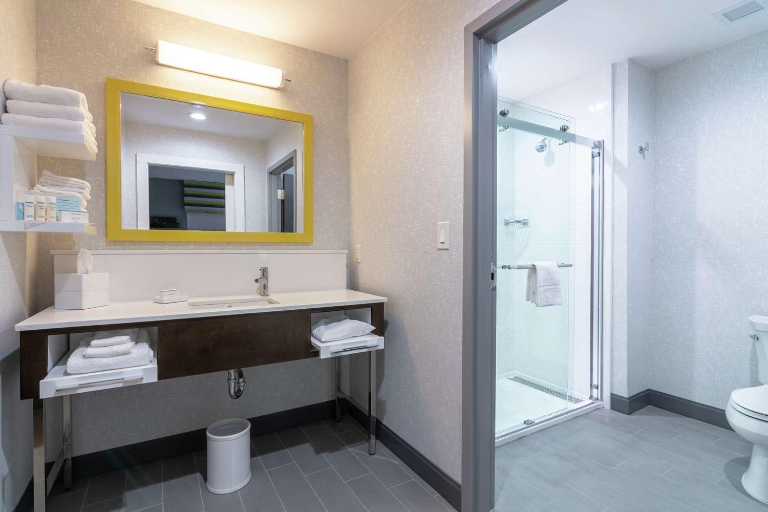 hampton inn and suites dallas east