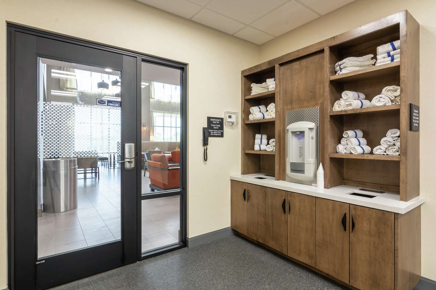 hampton inn and suites dallas east