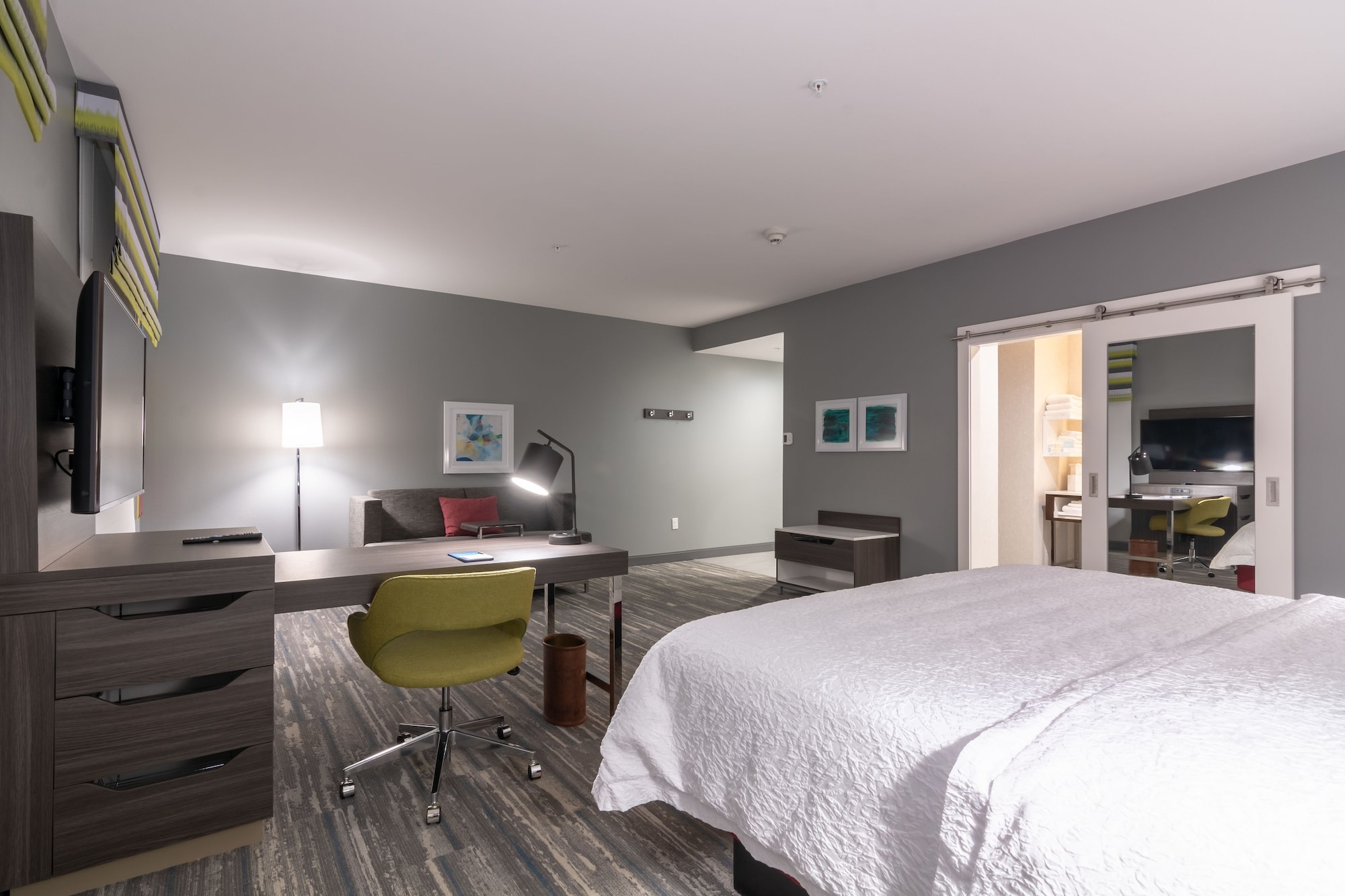 hampton inn and suites dallas east