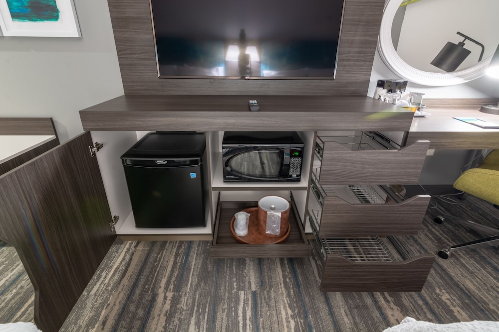 hampton inn and suites dallas east