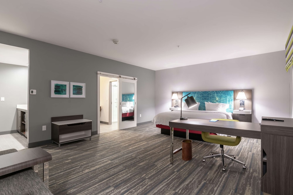 hampton inn and suites dallas east