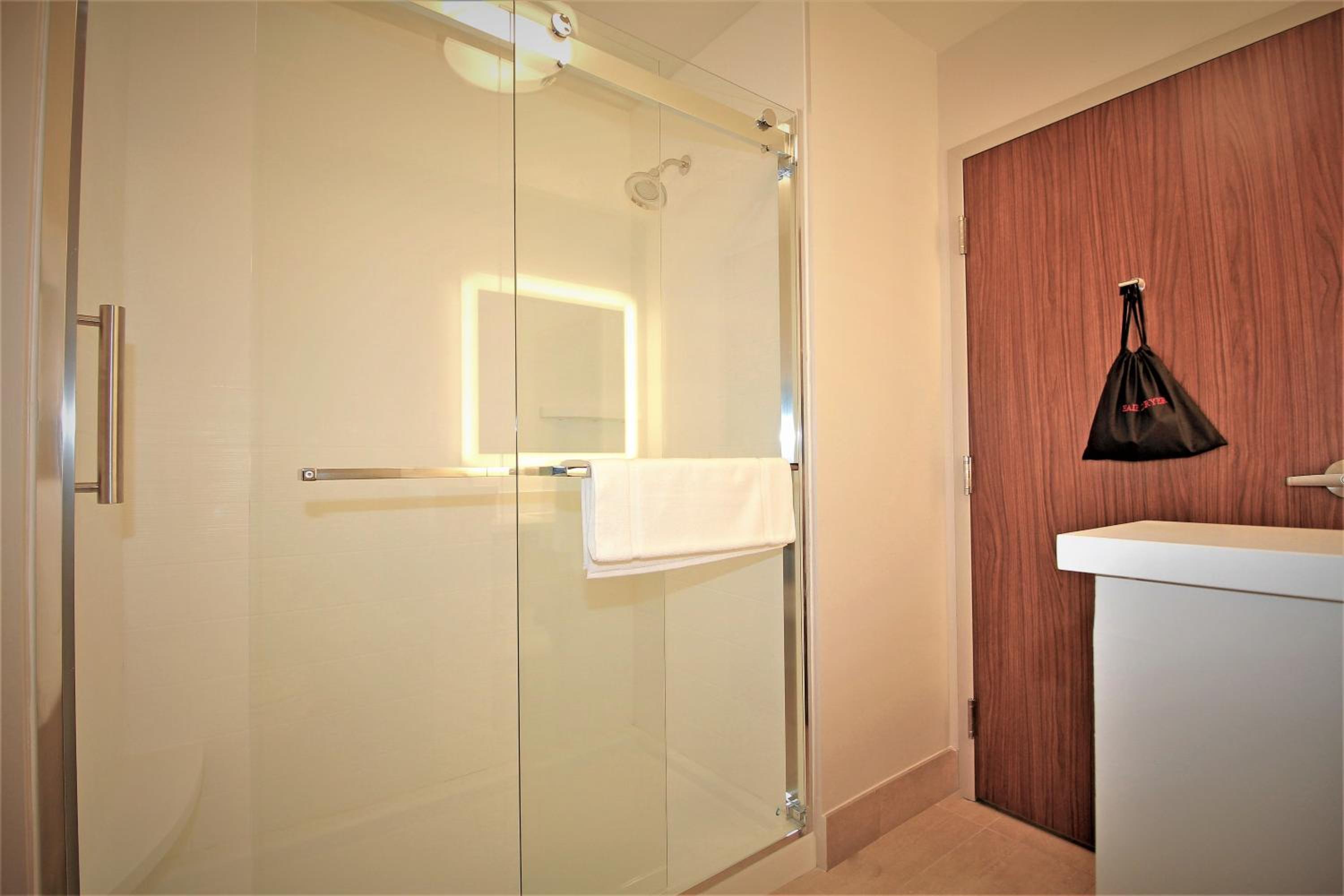 holiday inn express and suites ocala an ihg hotel