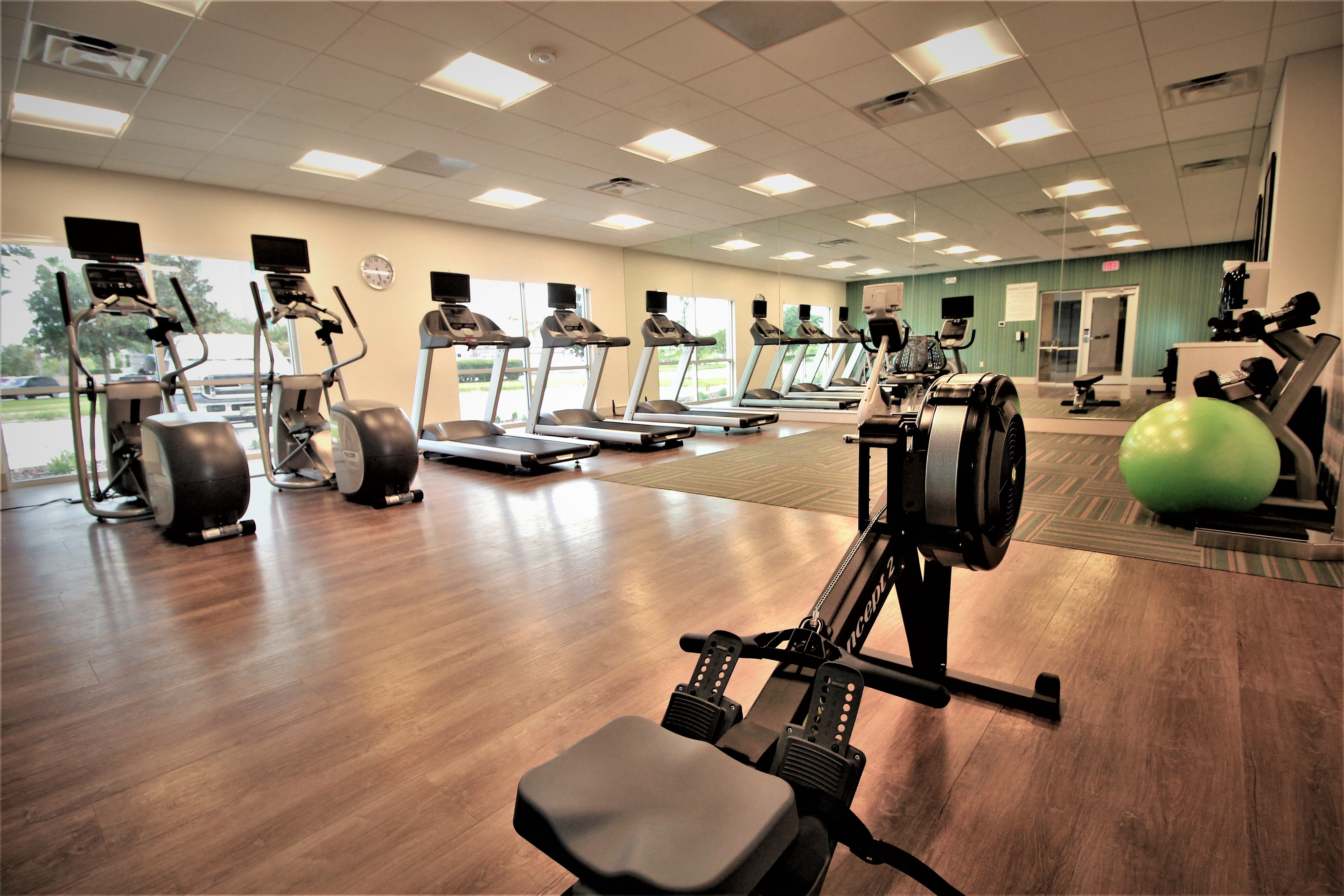 holiday inn express and suites ocala an ihg hotel