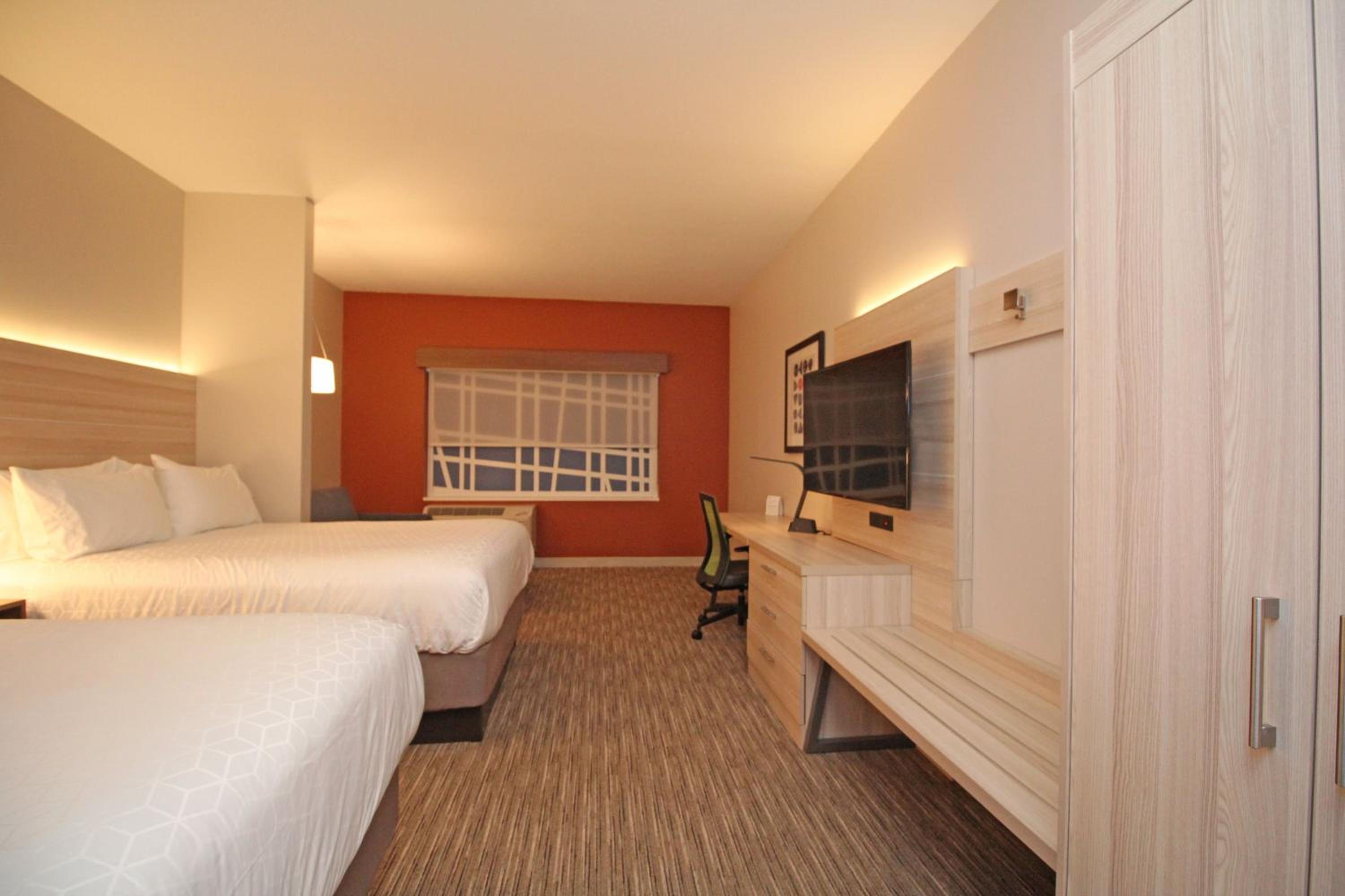 holiday inn express and suites ocala an ihg hotel