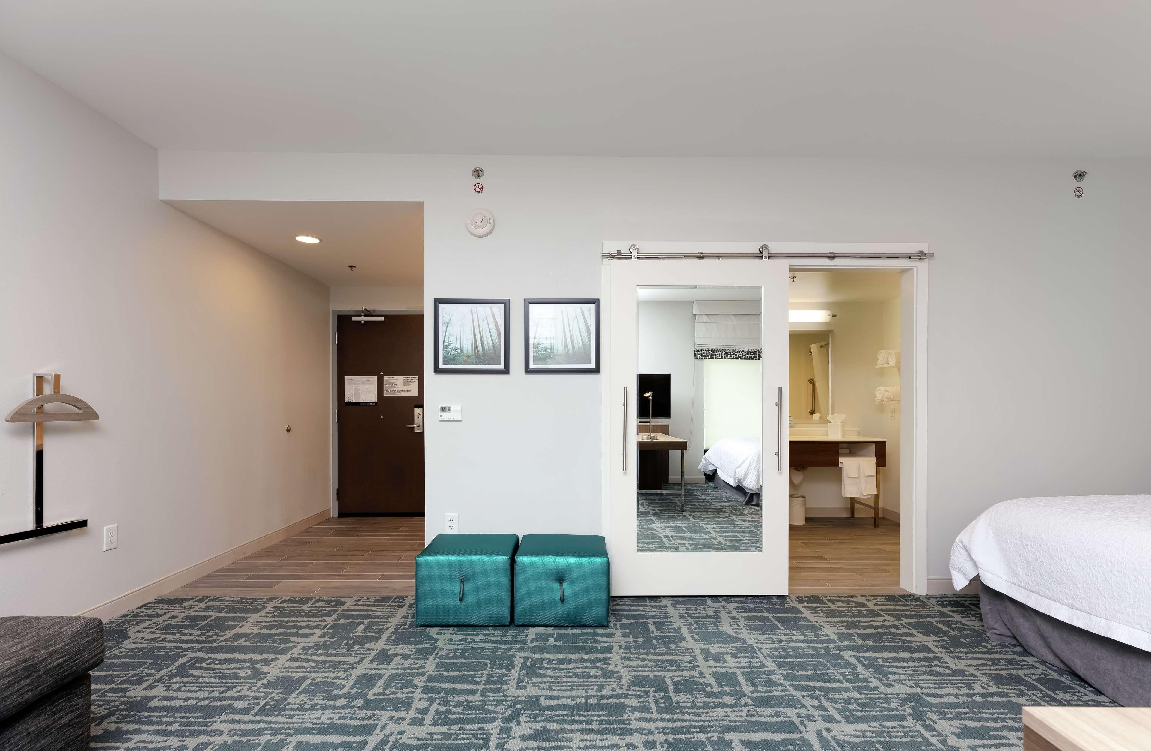 hampton inn acworth