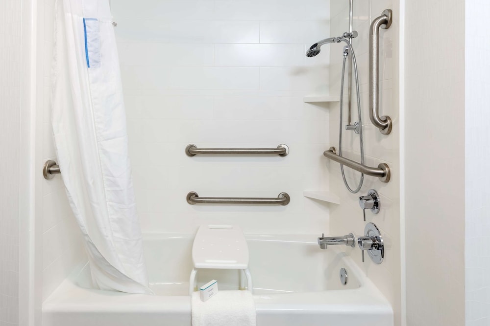 hampton inn acworth