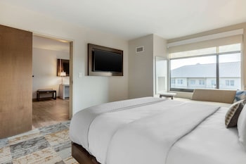 cambria hotel charleston riverview