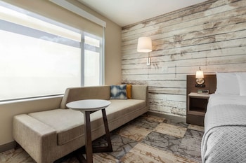 cambria hotel charleston riverview