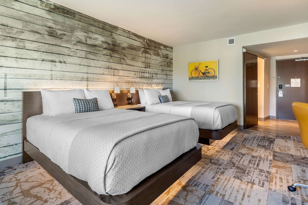 cambria hotel charleston riverview