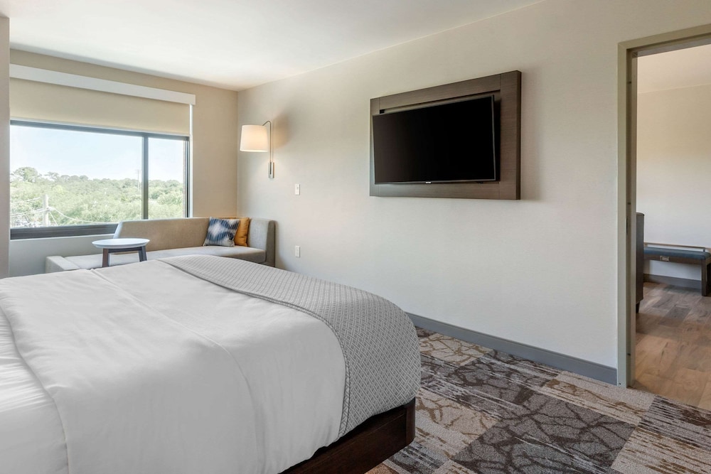 cambria hotel charleston riverview