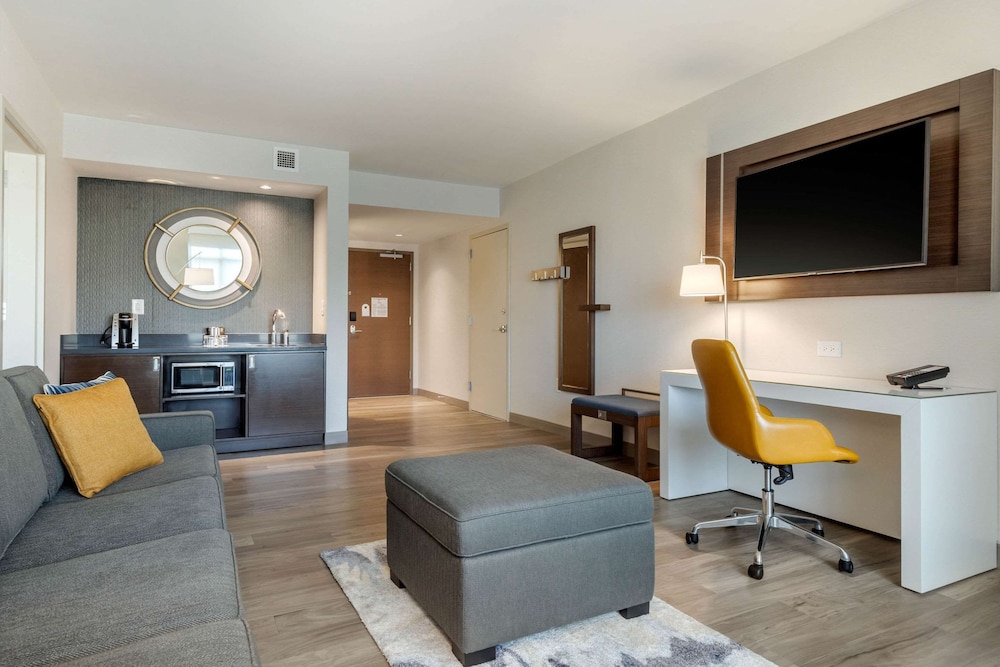 cambria hotel charleston riverview