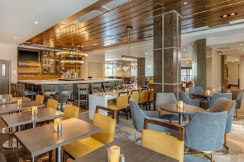 cambria hotel charleston riverview