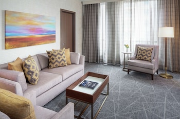hilton rochester mayo clinic area