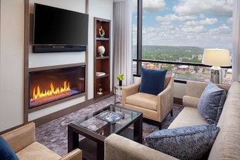 hilton rochester mayo clinic area