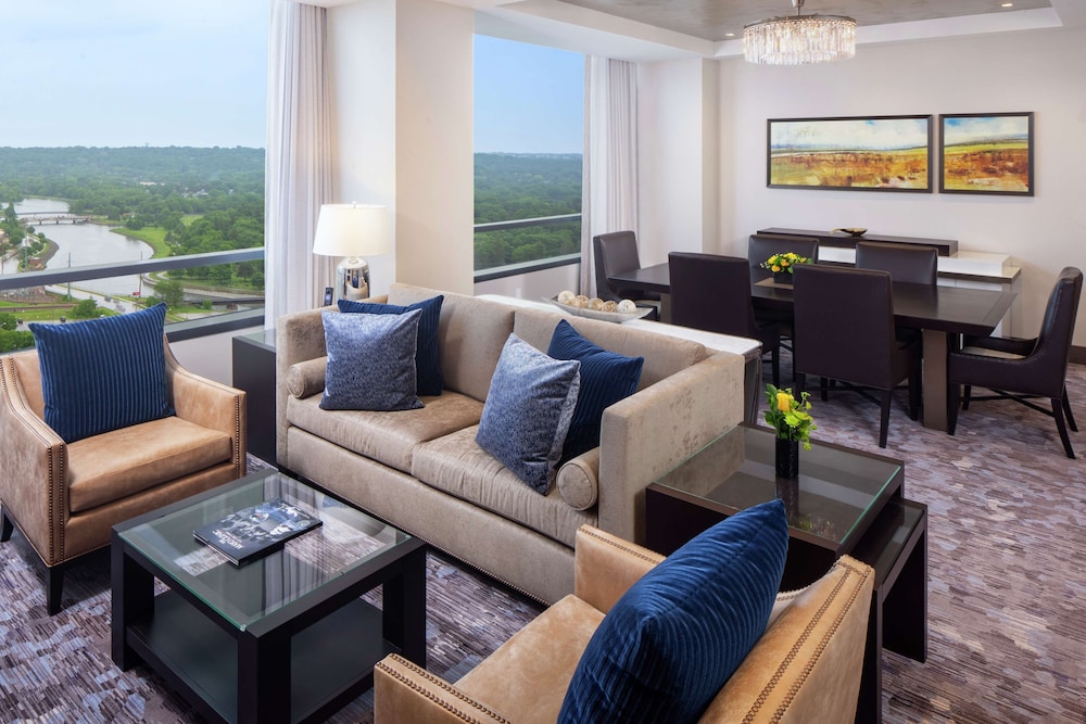 hilton rochester mayo clinic area