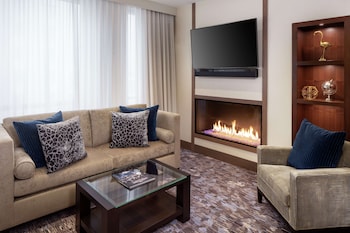 hilton rochester mayo clinic area