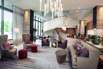 Hilton Rochester Mayo Clinic Area,Rochester>>Detroit Lakes,4 star