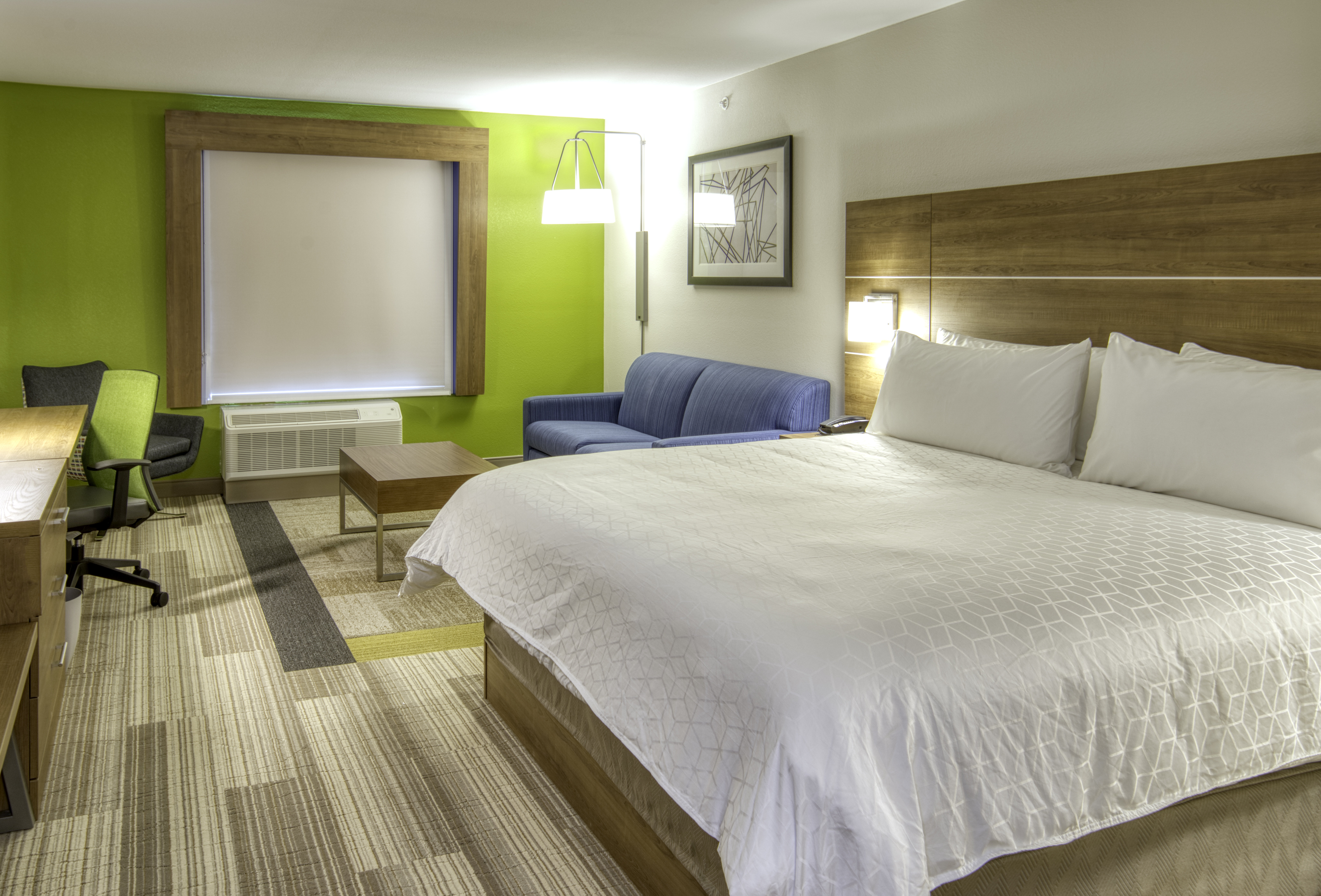 holiday inn express and suites omaha downtown old market