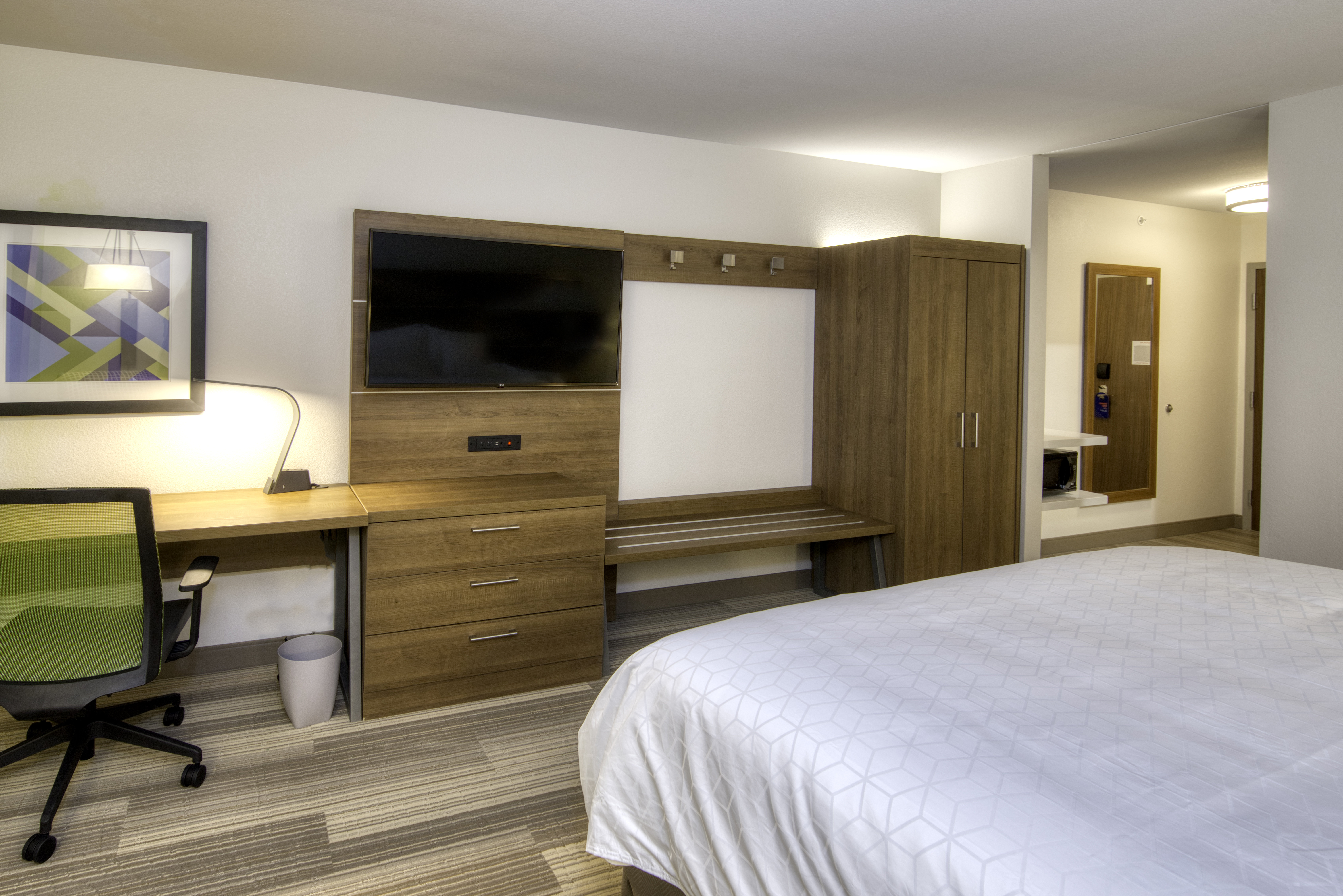 holiday inn express and suites omaha downtown old market