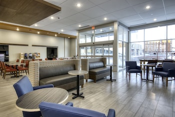 holiday inn express and suites omaha downtown old market