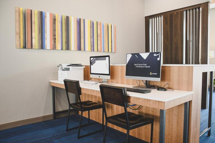 holiday inn express and suites omaha downtown old market