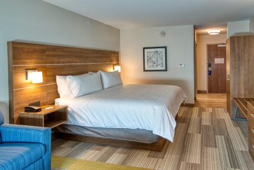 holiday inn express and suites omaha downtown old market