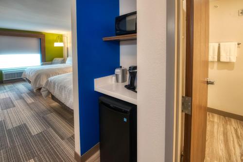 holiday inn express and suites omaha downtown old market