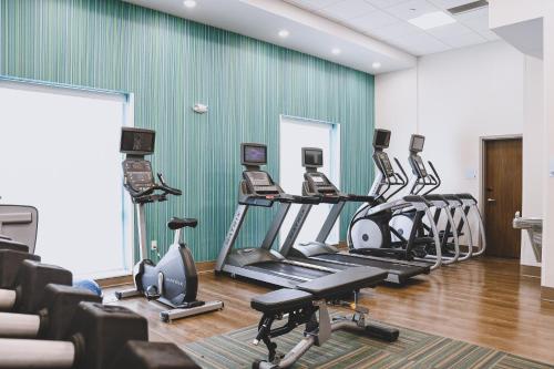 holiday inn express and suites omaha downtown old market