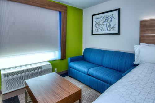 holiday inn express and suites omaha downtown old market