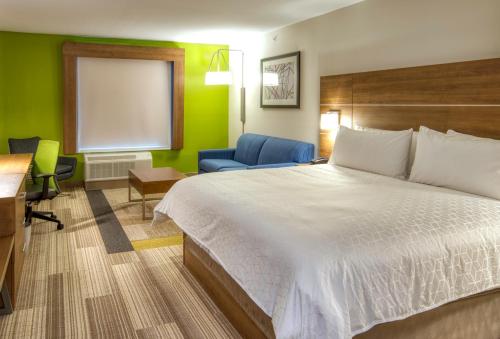 holiday inn express and suites omaha downtown old market