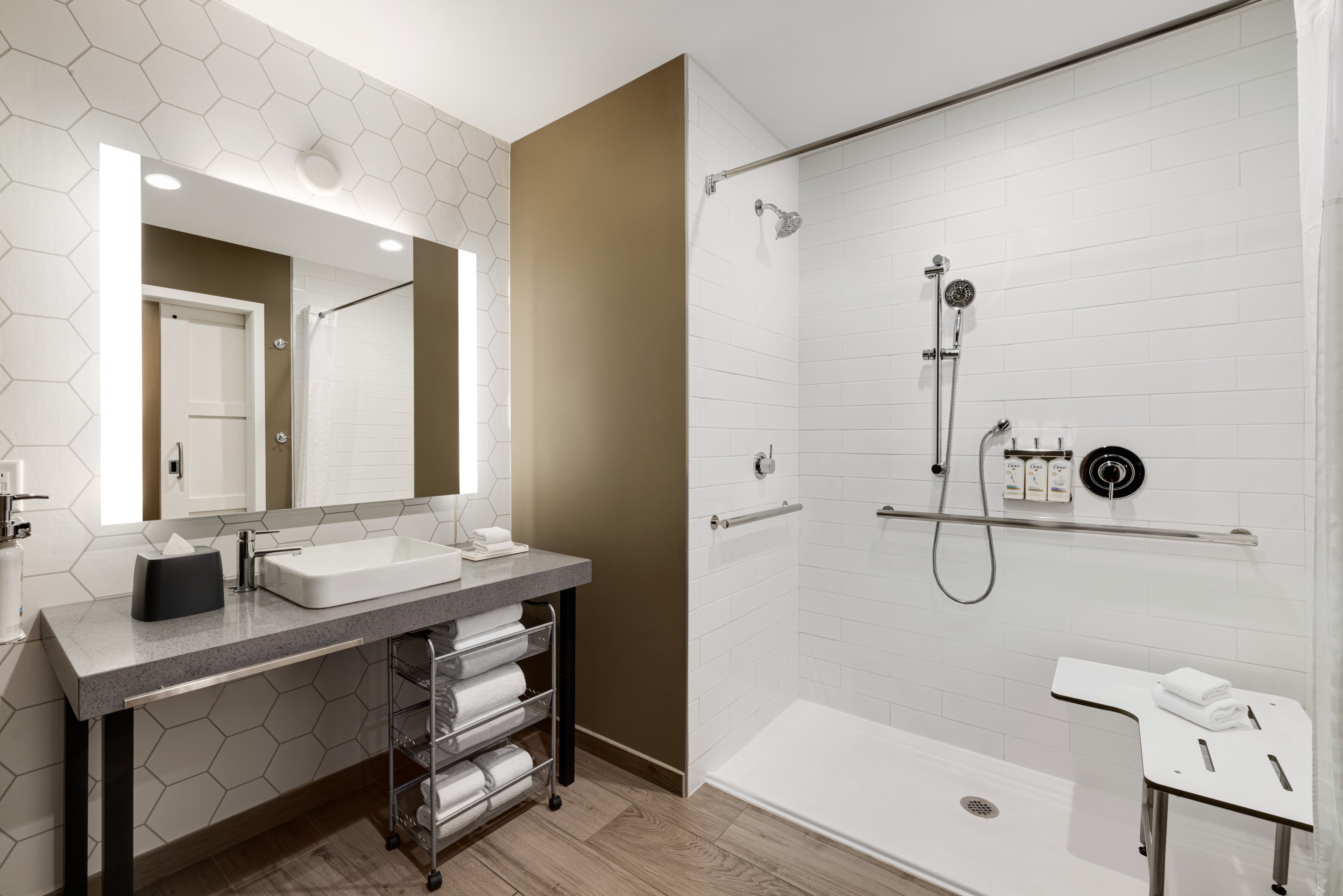 holiday inn and suites nashville downtown broadway