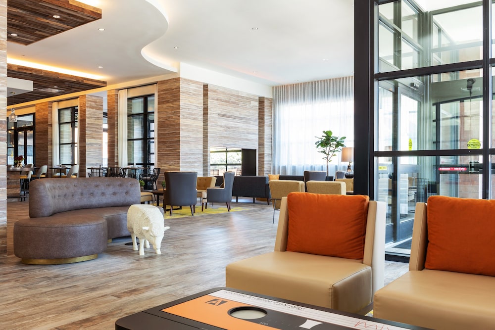 holiday inn and suites nashville downtown broadway