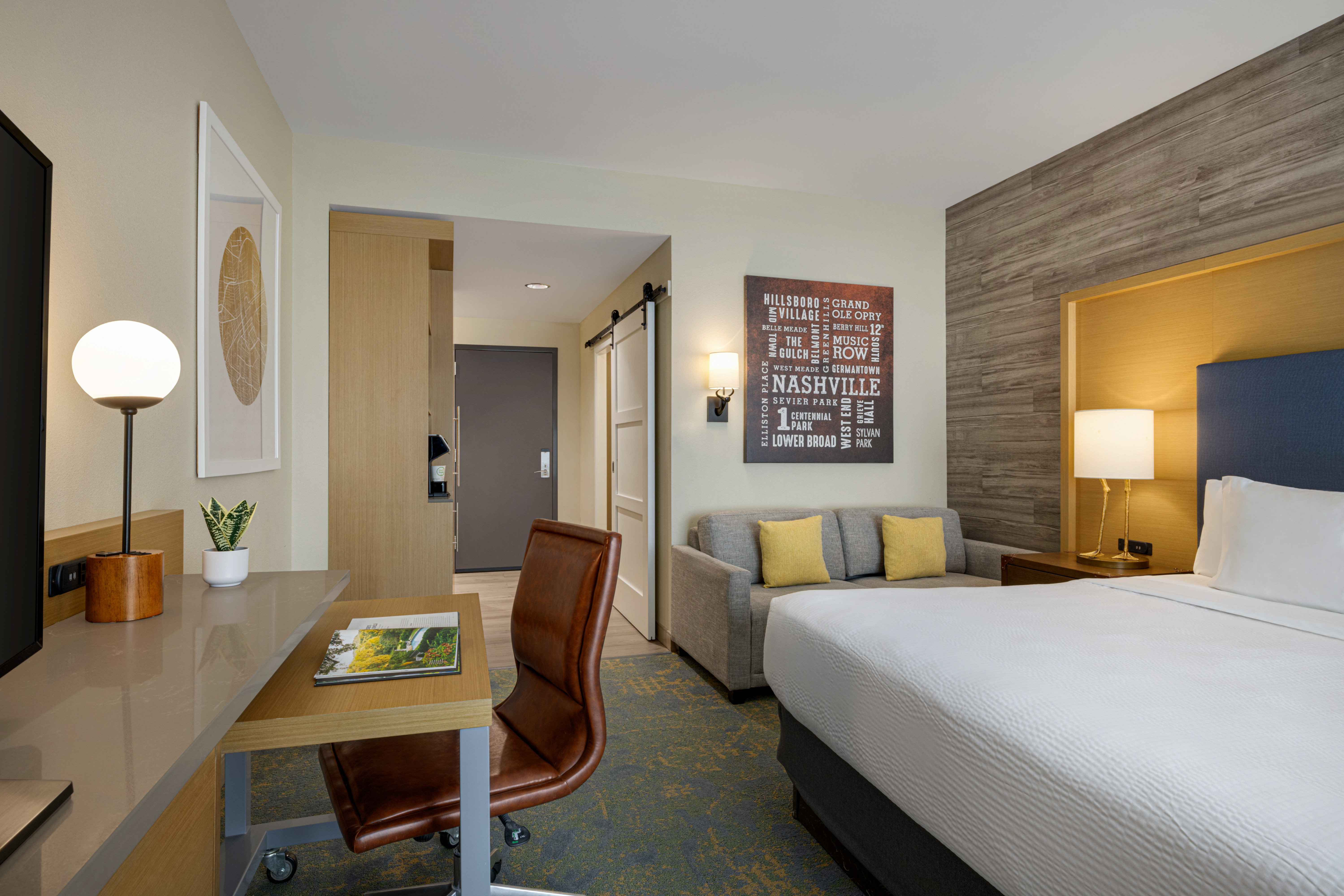 holiday inn and suites nashville downtown broadway