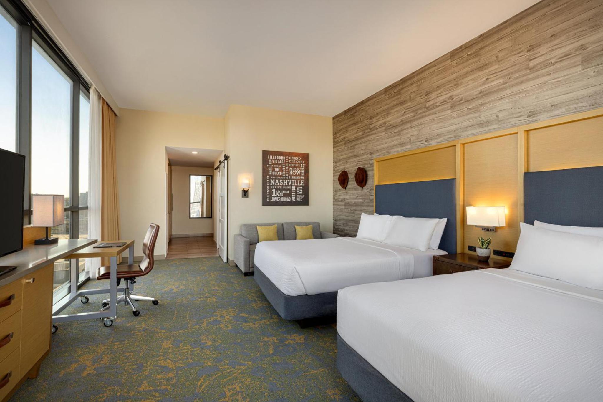 holiday inn and suites nashville downtown broadway