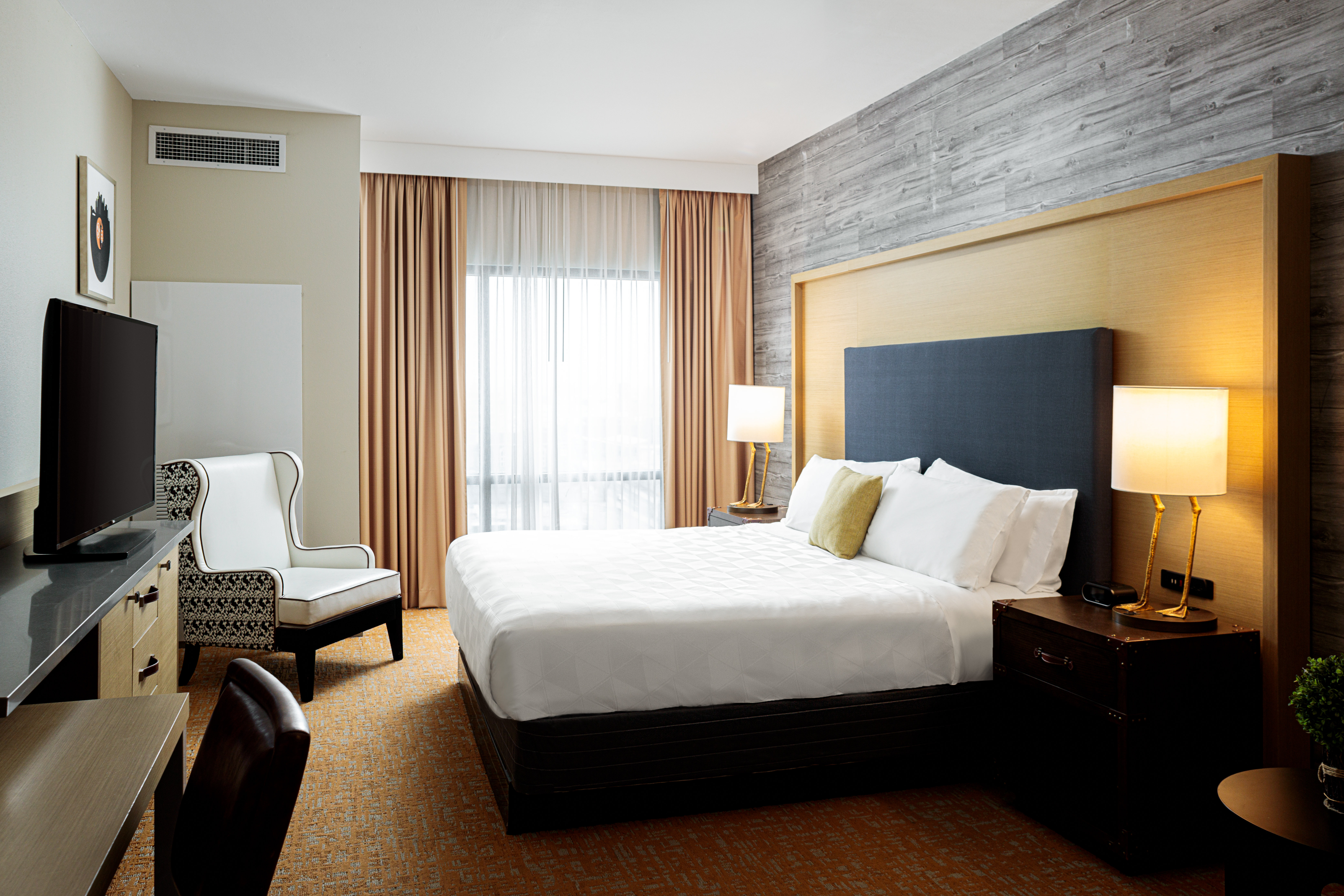 holiday inn and suites nashville downtown broadway