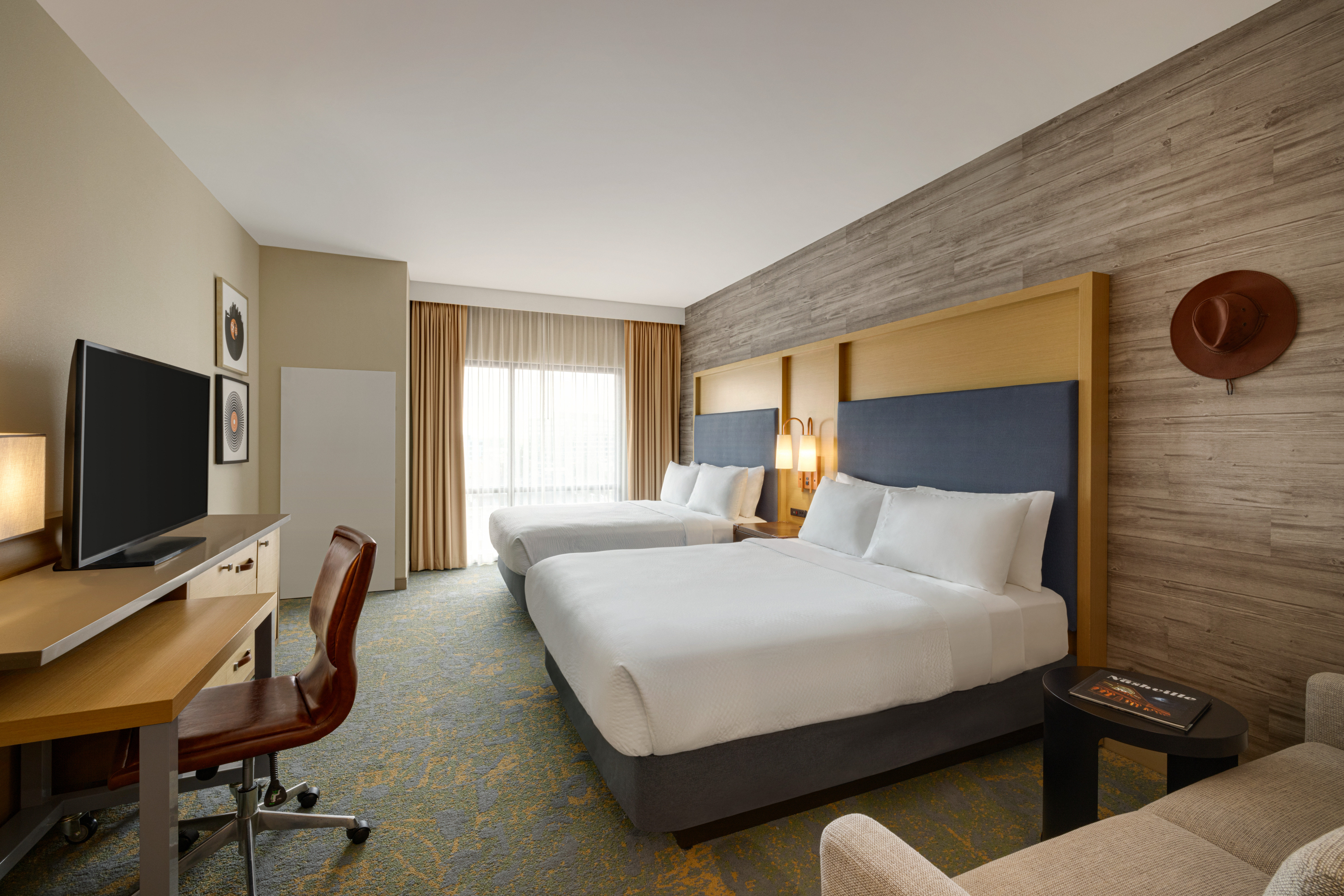 holiday inn and suites nashville downtown broadway