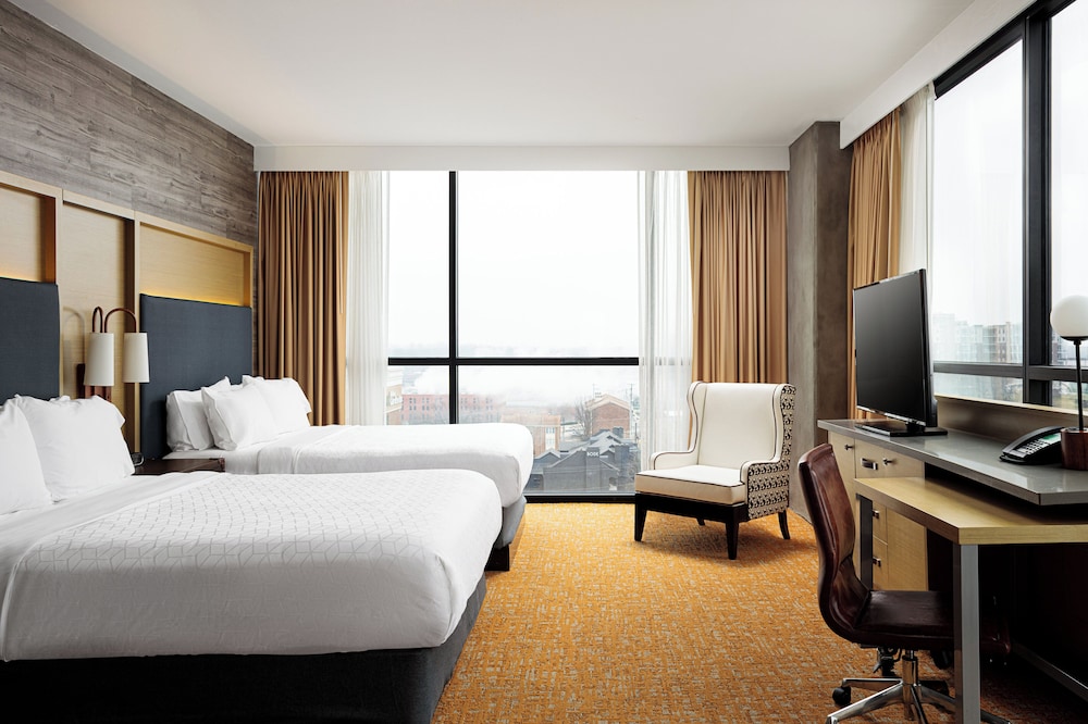 holiday inn and suites nashville downtown broadway