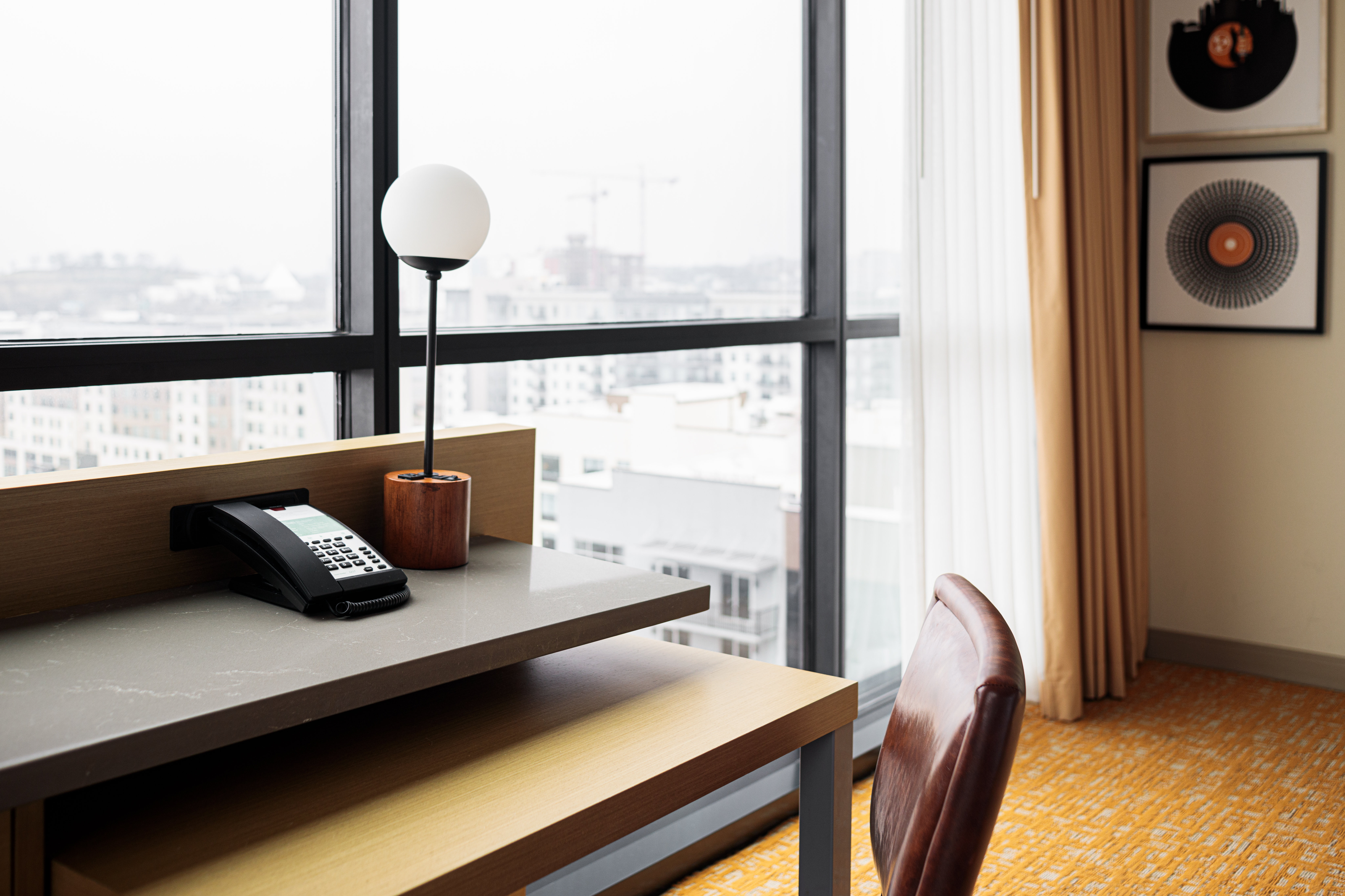 holiday inn and suites nashville downtown broadway