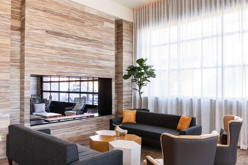 holiday inn and suites nashville downtown broadway
