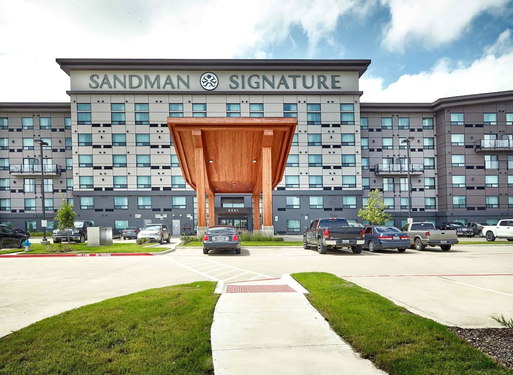 sandman signature plano frisco hotel