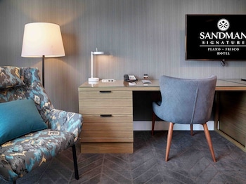 sandman signature plano frisco hotel