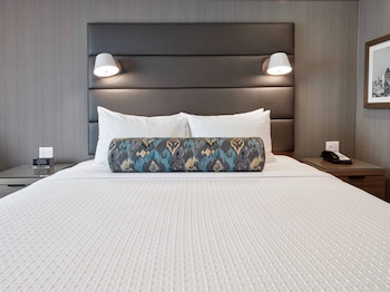 sandman signature plano frisco hotel