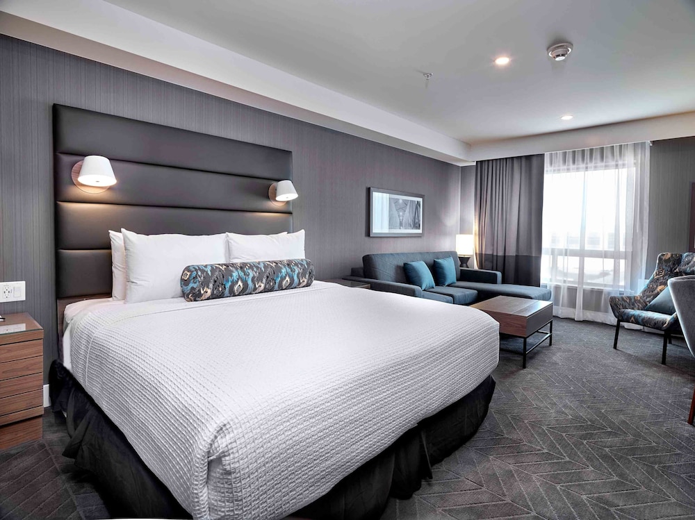 sandman signature plano frisco hotel