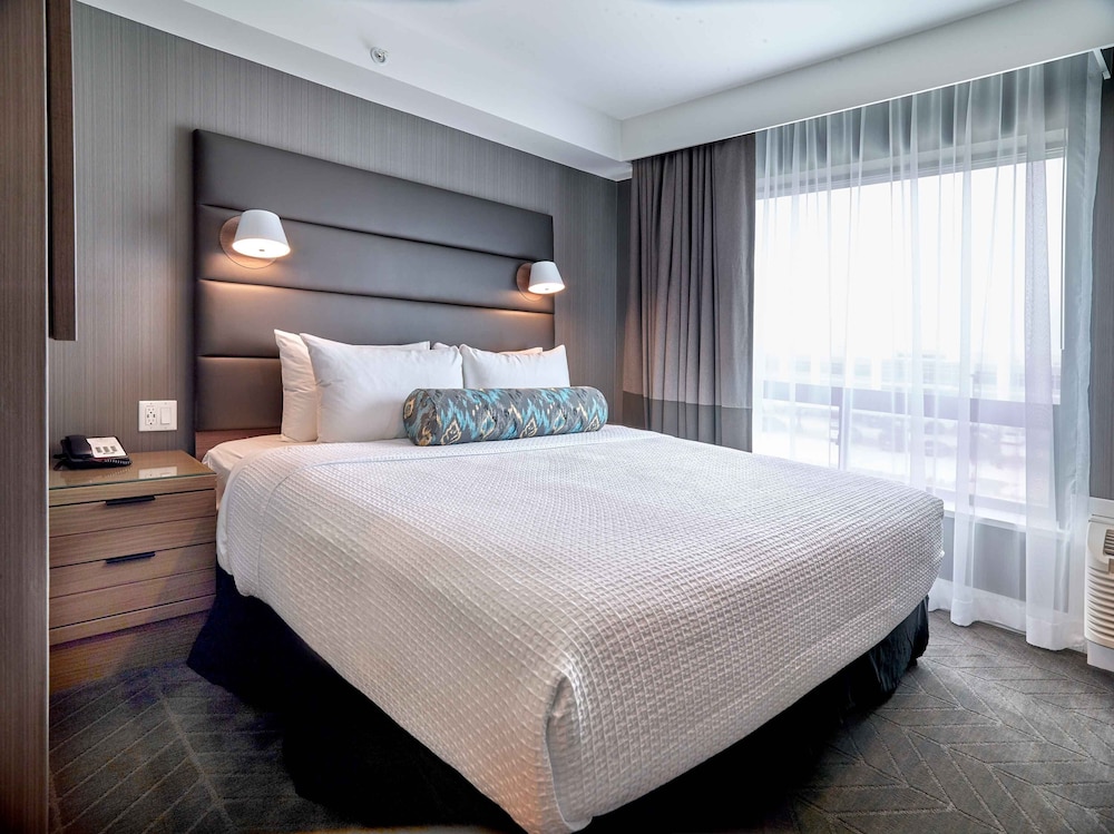 sandman signature plano frisco hotel