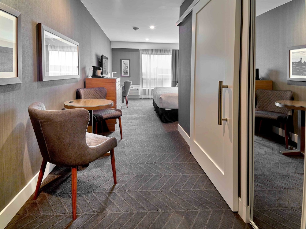 sandman signature plano frisco hotel