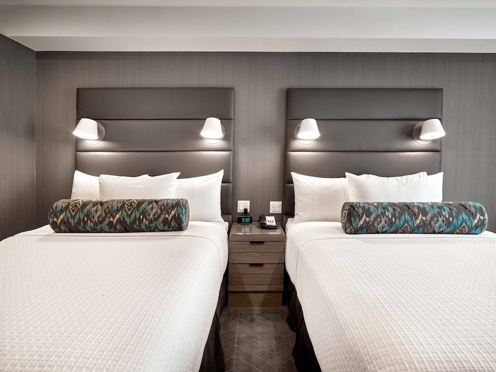 sandman signature plano frisco hotel